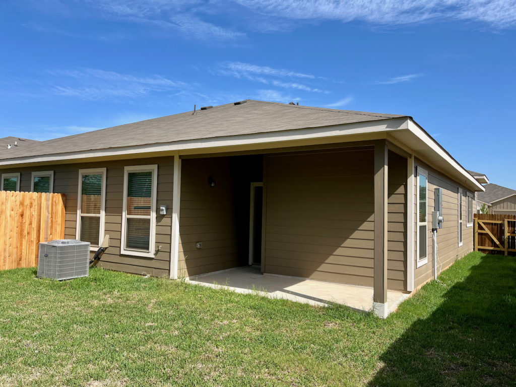 back yard and patio of new construction Texas duplexes